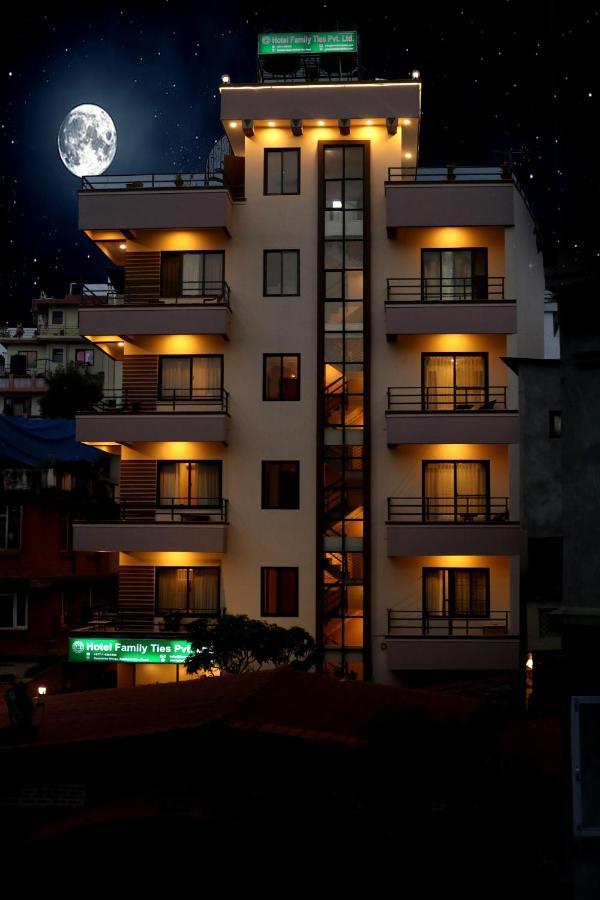 קטמנדו Hotel Family Ties Pvt. Ltd. מראה חיצוני תמונה