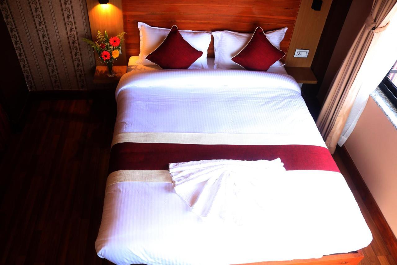 קטמנדו Hotel Family Ties Pvt. Ltd. מראה חיצוני תמונה