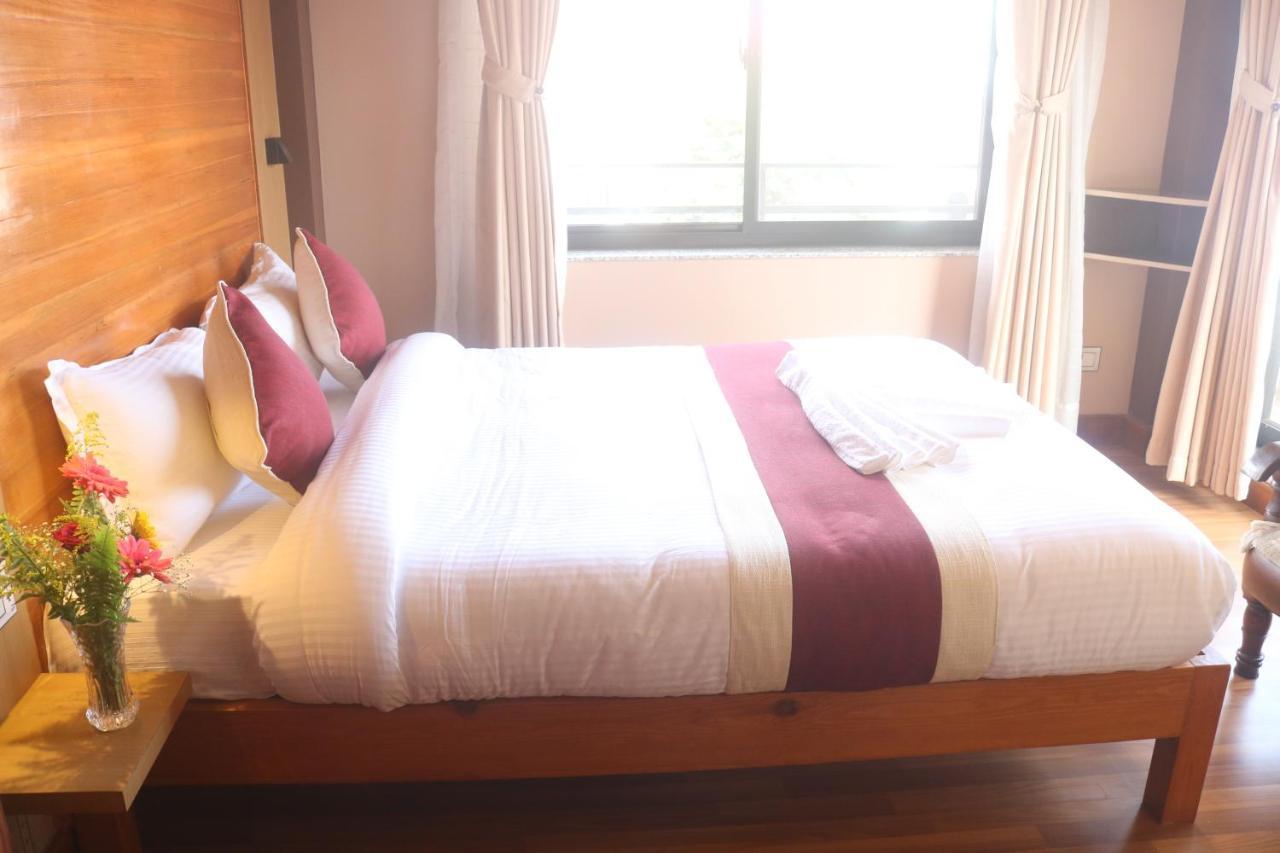 קטמנדו Hotel Family Ties Pvt. Ltd. מראה חיצוני תמונה