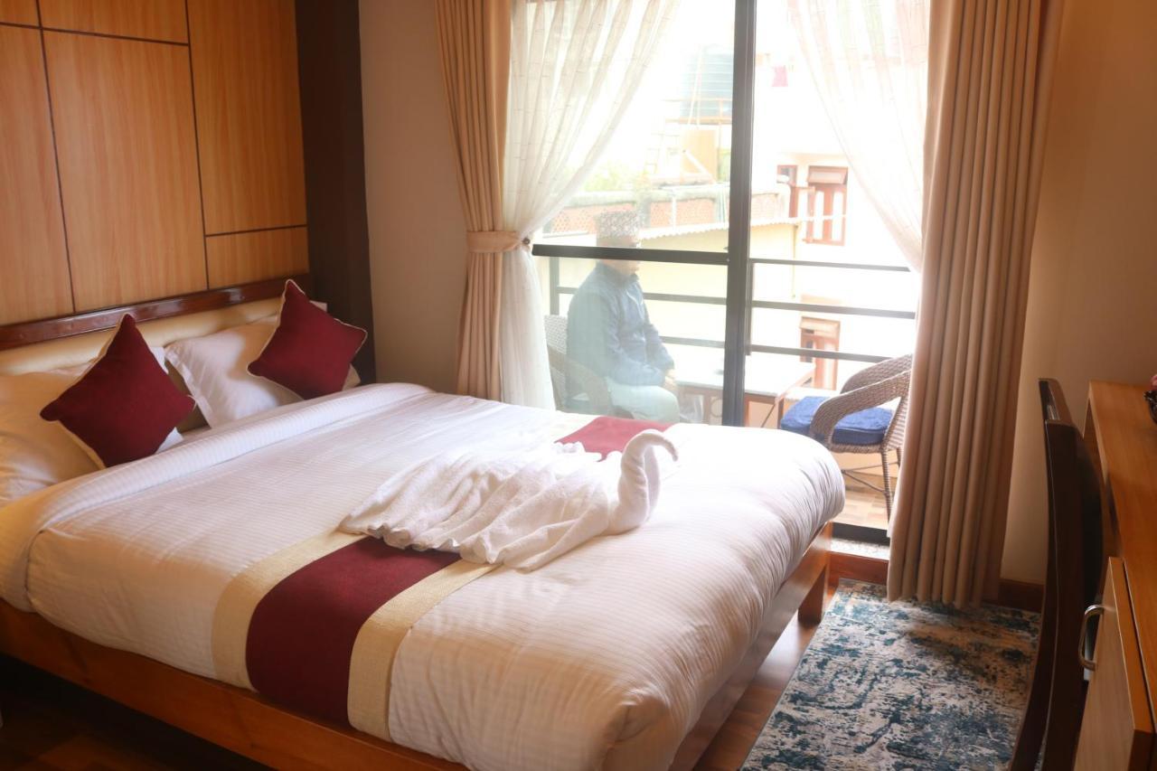 קטמנדו Hotel Family Ties Pvt. Ltd. מראה חיצוני תמונה