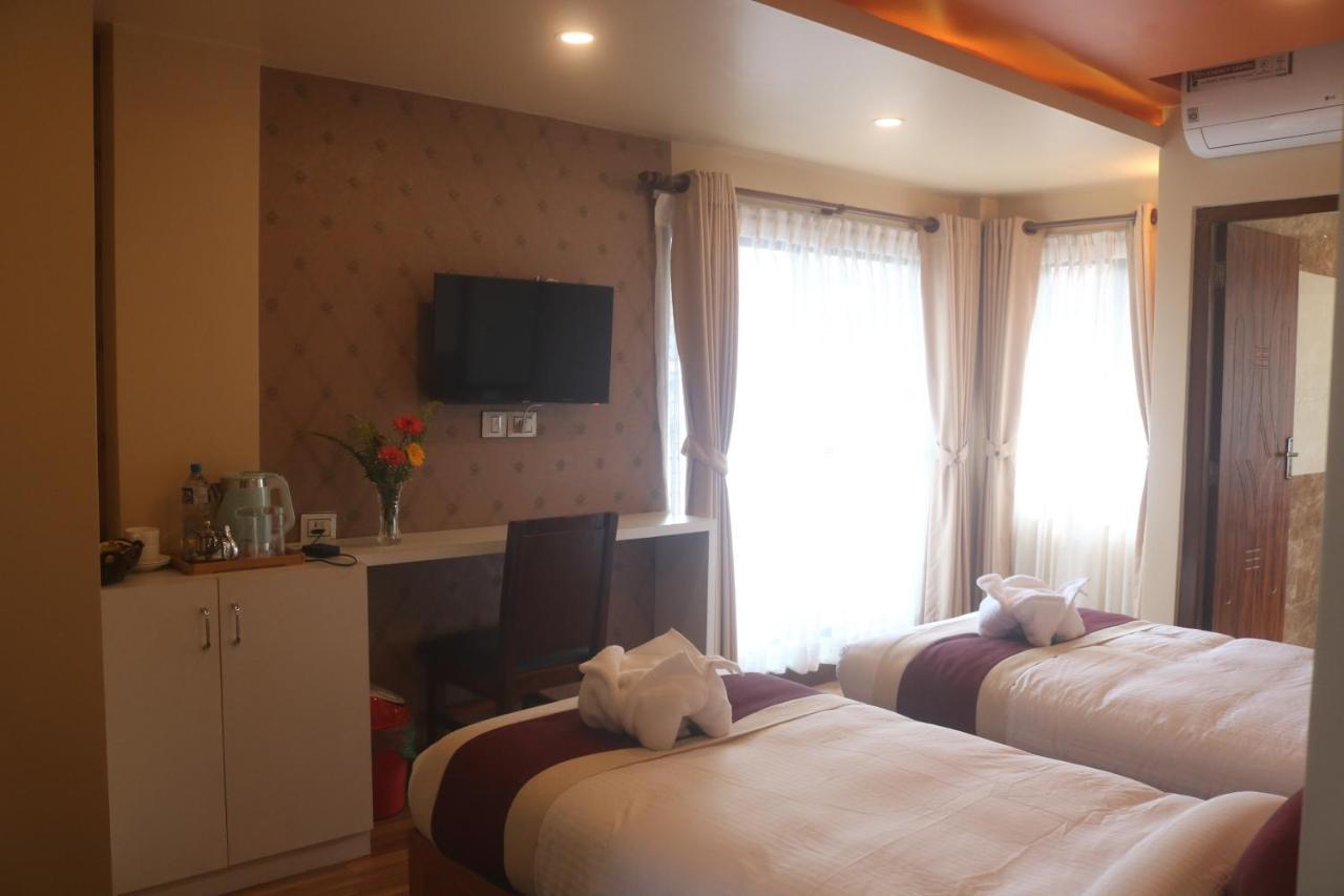 קטמנדו Hotel Family Ties Pvt. Ltd. מראה חיצוני תמונה