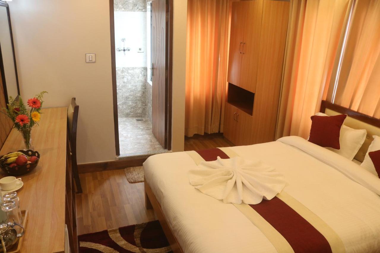 קטמנדו Hotel Family Ties Pvt. Ltd. מראה חיצוני תמונה