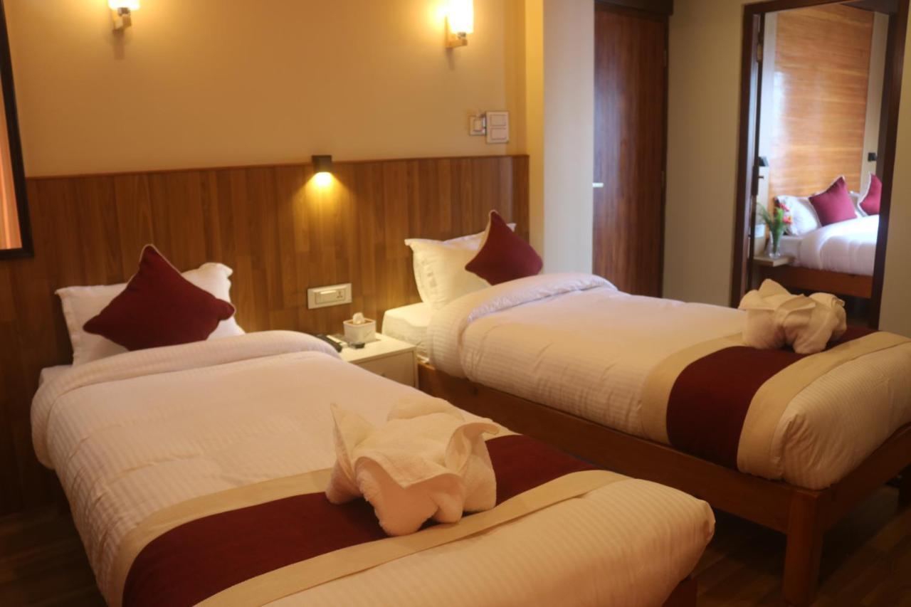 קטמנדו Hotel Family Ties Pvt. Ltd. מראה חיצוני תמונה