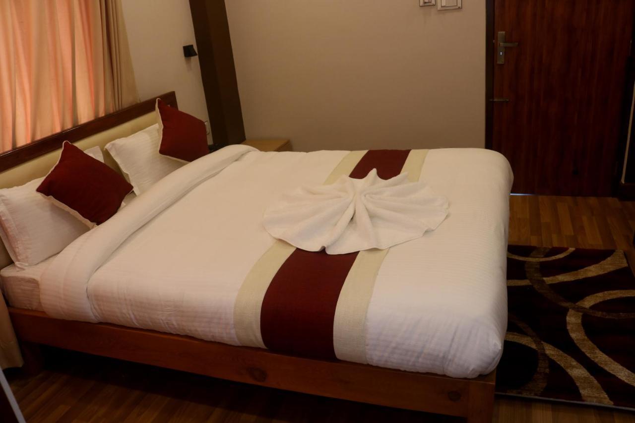 קטמנדו Hotel Family Ties Pvt. Ltd. מראה חיצוני תמונה