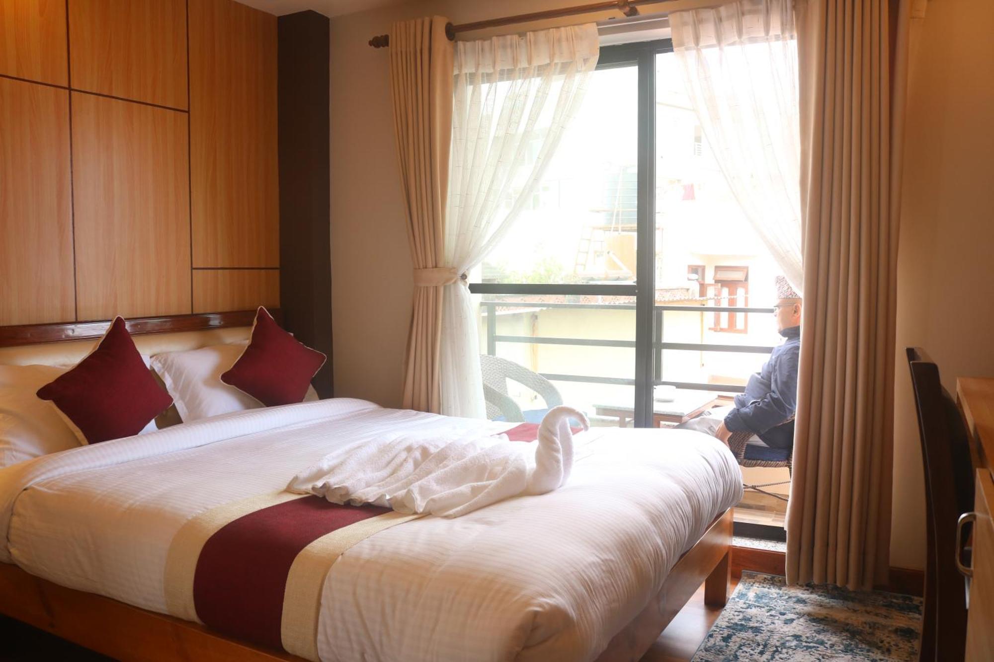 קטמנדו Hotel Family Ties Pvt. Ltd. מראה חיצוני תמונה